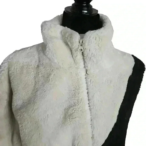Nike Essentials Women's Off White Faux Fur Plush Large Logo Full Zip Jacket S - Picture 6 of 15